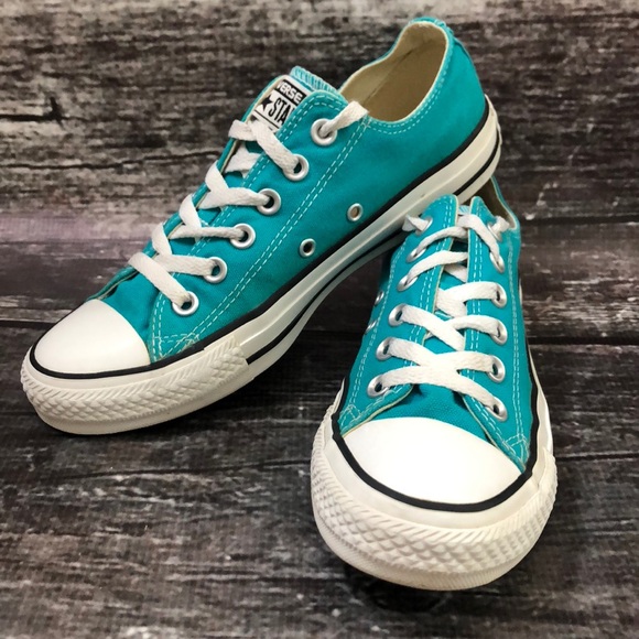 Converse Shoes - Converse Chuck Taylor All-Star Low Top Sneakers⭐️